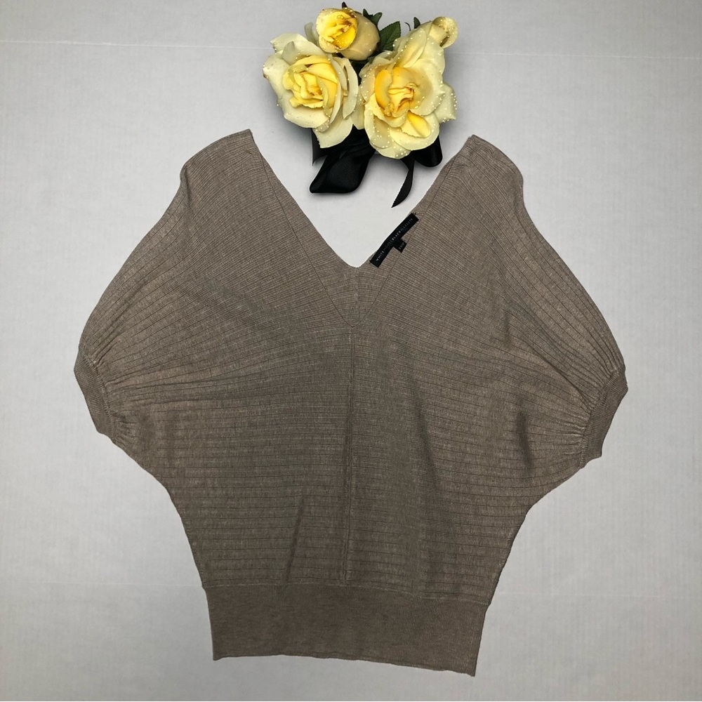 ⭐️NEW⭐️White House Black Market (WHBM) Puff Short Sleeve V Neck Sweater - Picture 2 of 5